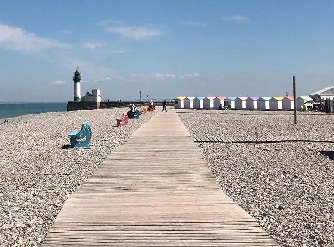 Repaire Des Corsaires Normands Holiday home *